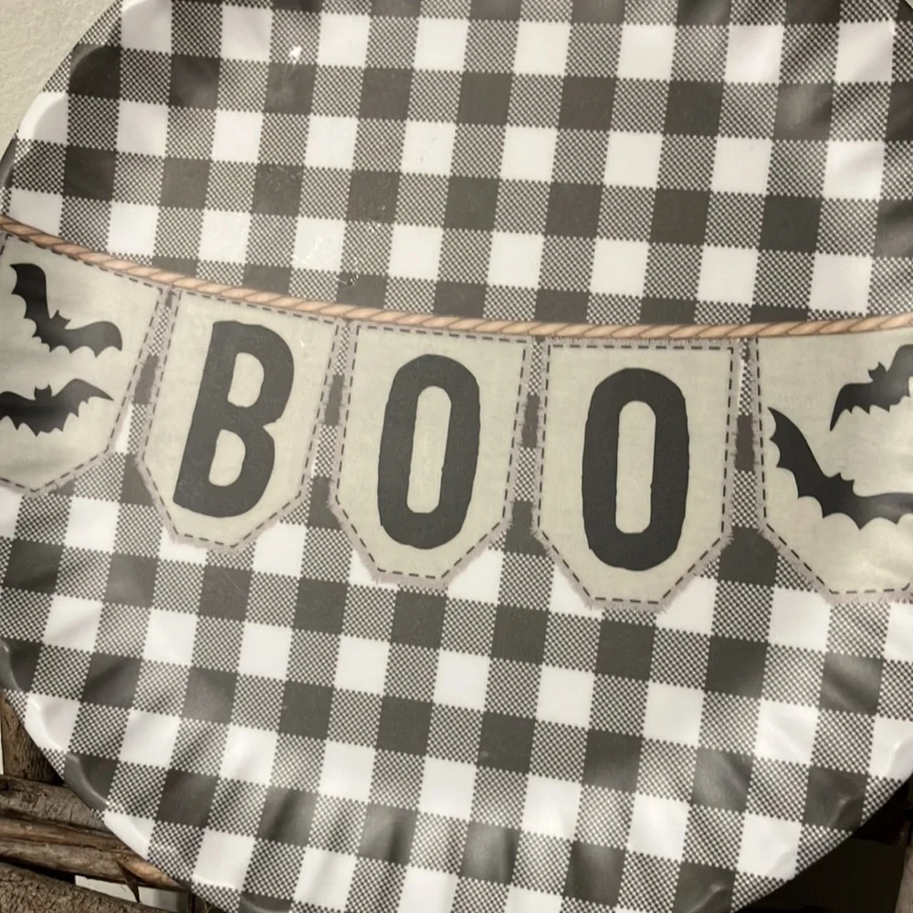 SHABBY CHIC PRE OWNED SET OF 8 BOO Black BUFFALO PLAID MELAMINE PAPER PLATES